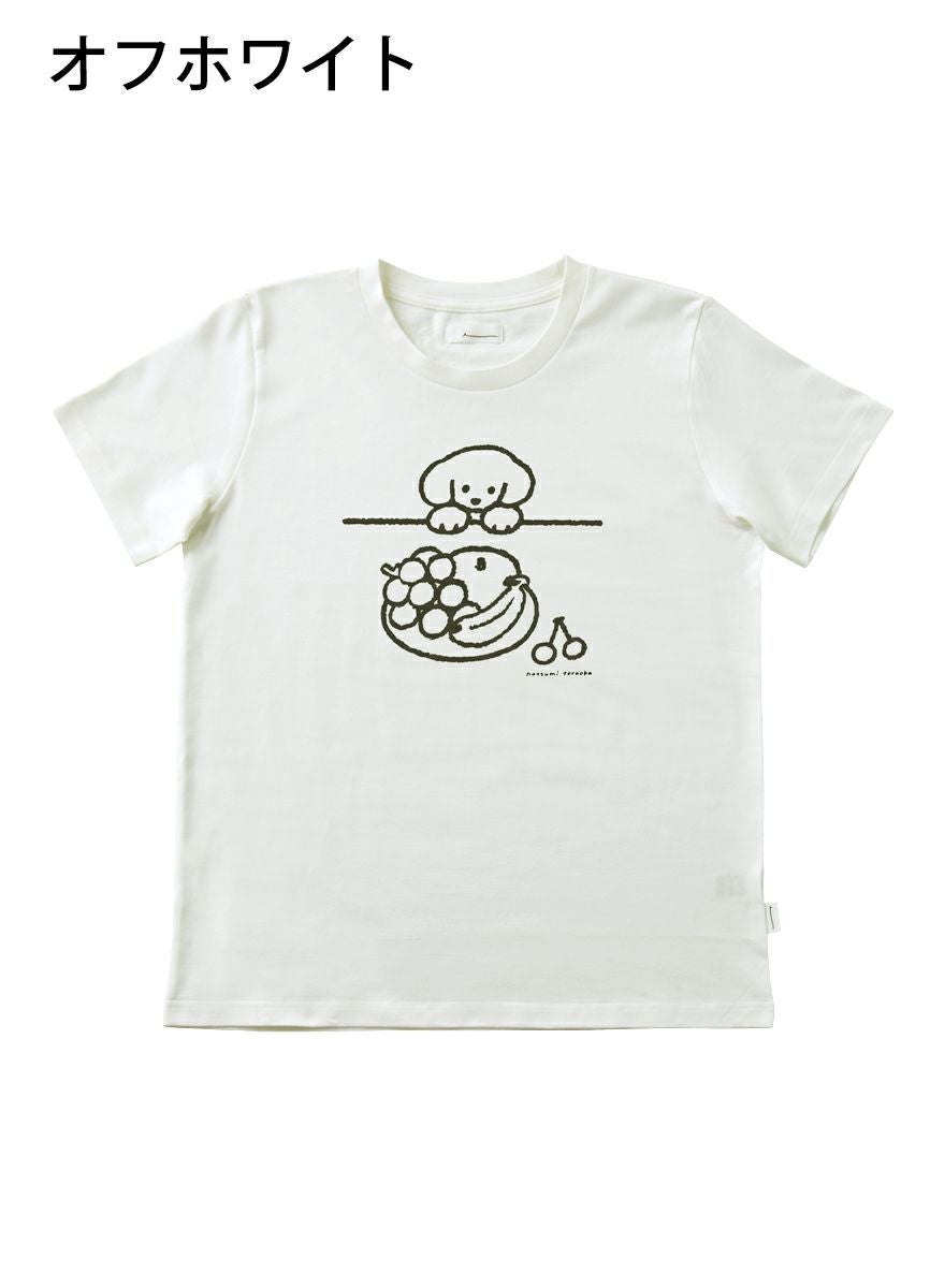 レディースＴシャツ フルーツを見つめる犬モノトーン