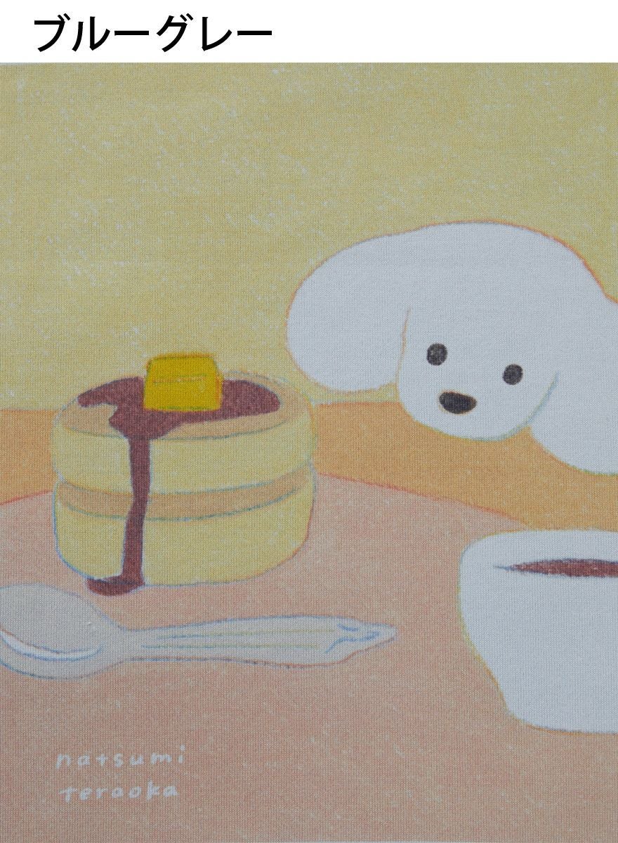 レディースＴシャツ ケーキを見つめる犬