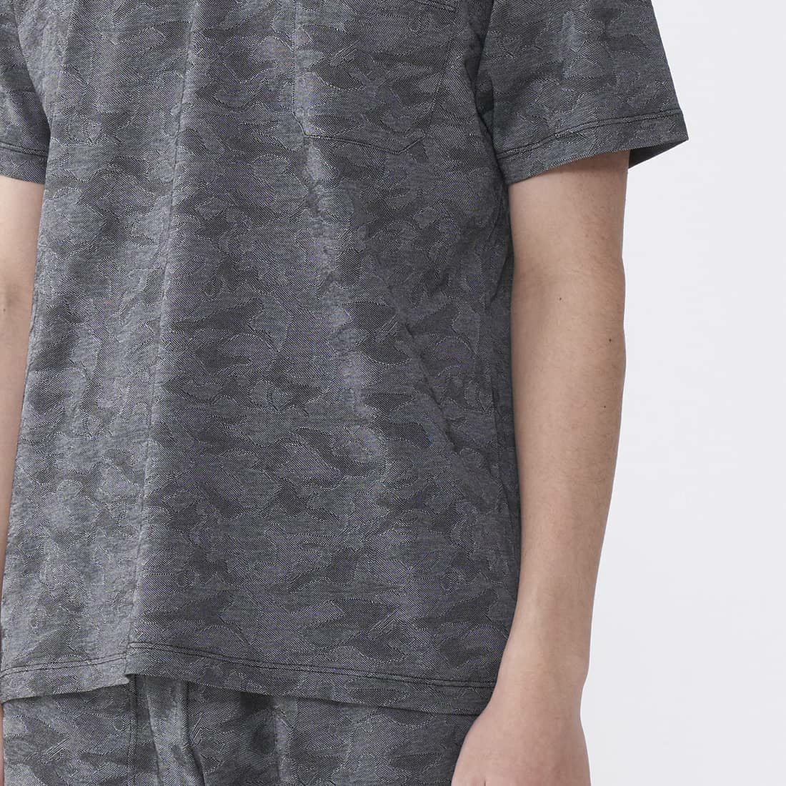 エポカ ウォモ カモフラジャカード半袖クルーネック