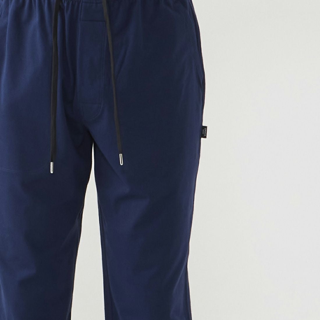 エポカ ウォモ 前開テーパードパンツ