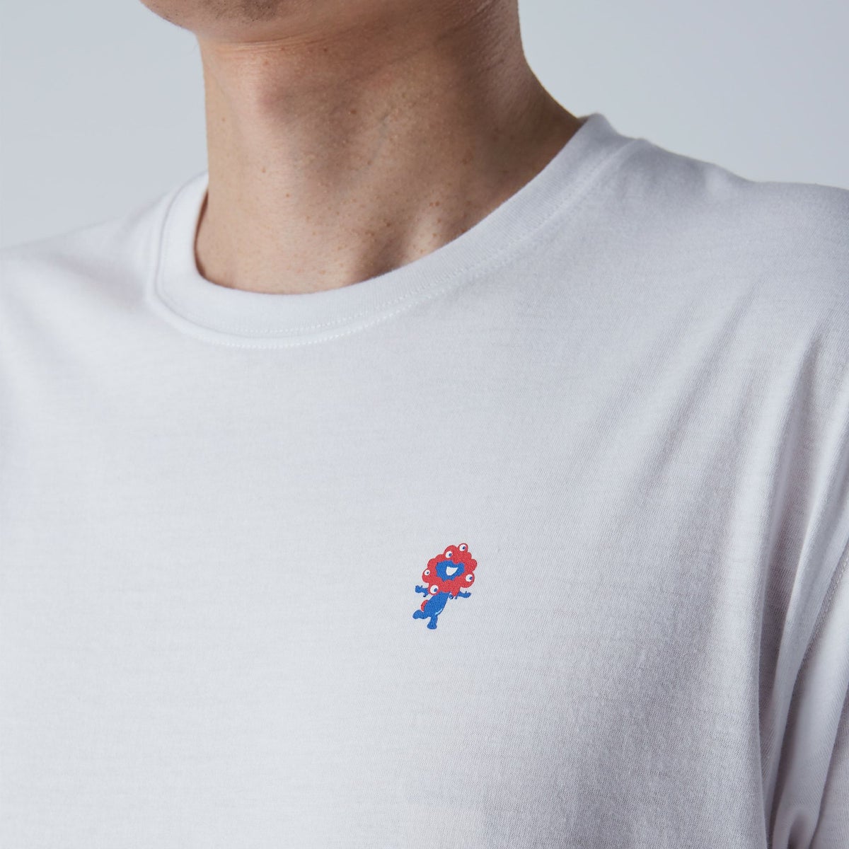 【メンズ】EXPO 2025 インナーTシャツ半袖丸首 ミャクミャクワンポイント ホワイト