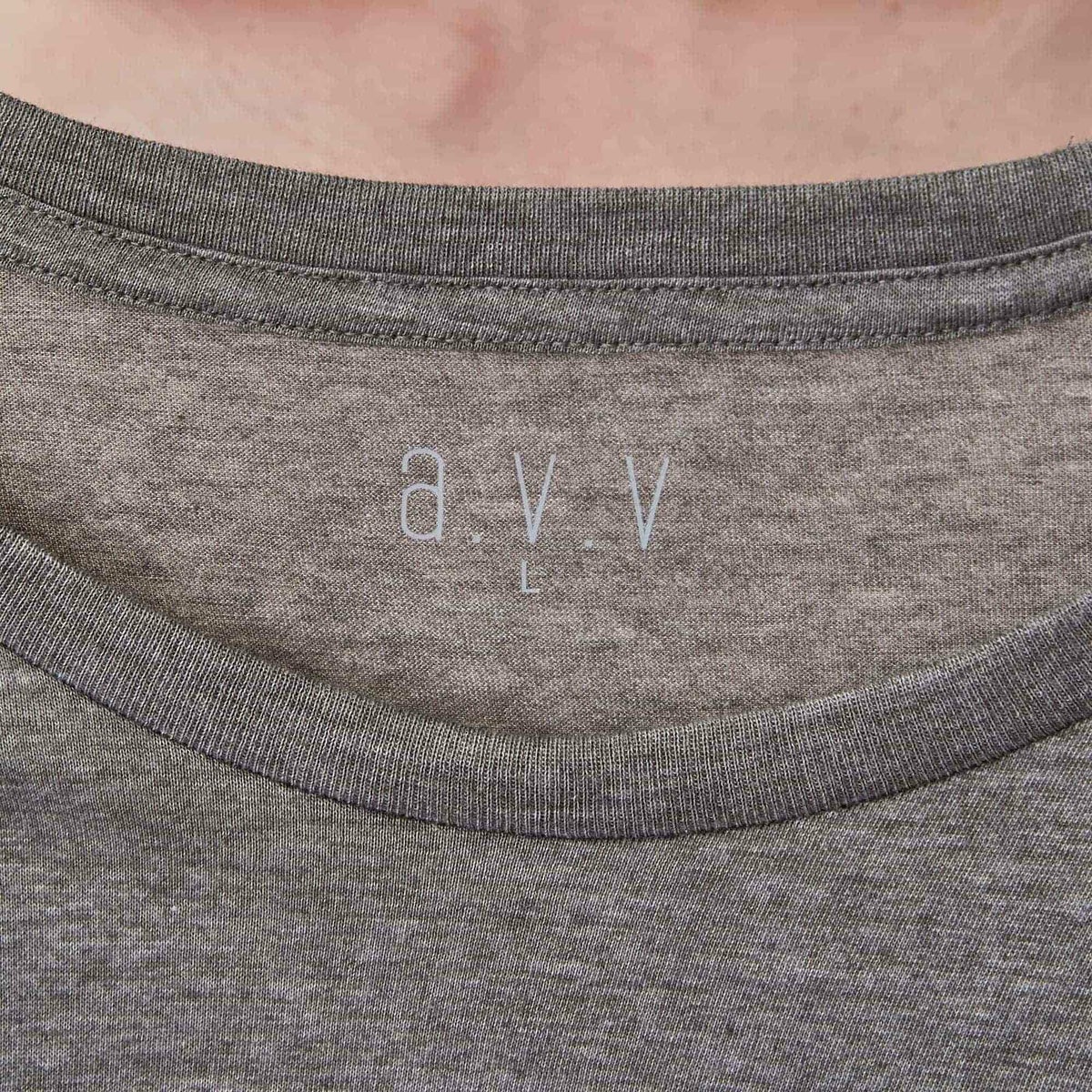a.v.v 半袖丸首Ｔシャツ