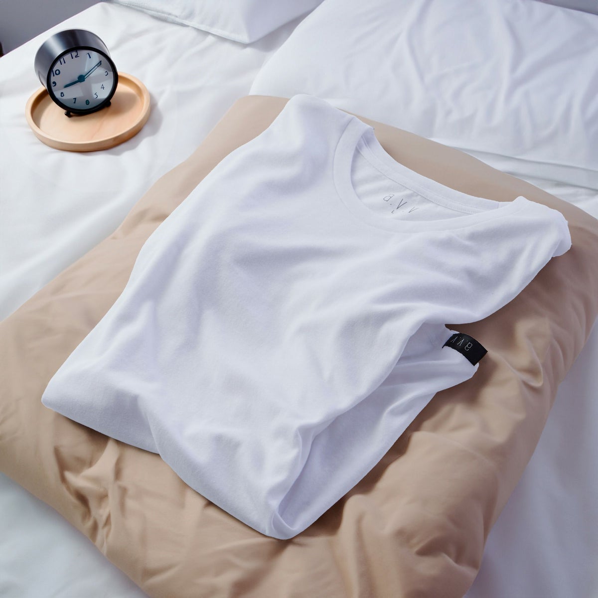 a.v.v 半袖丸首Ｔシャツ