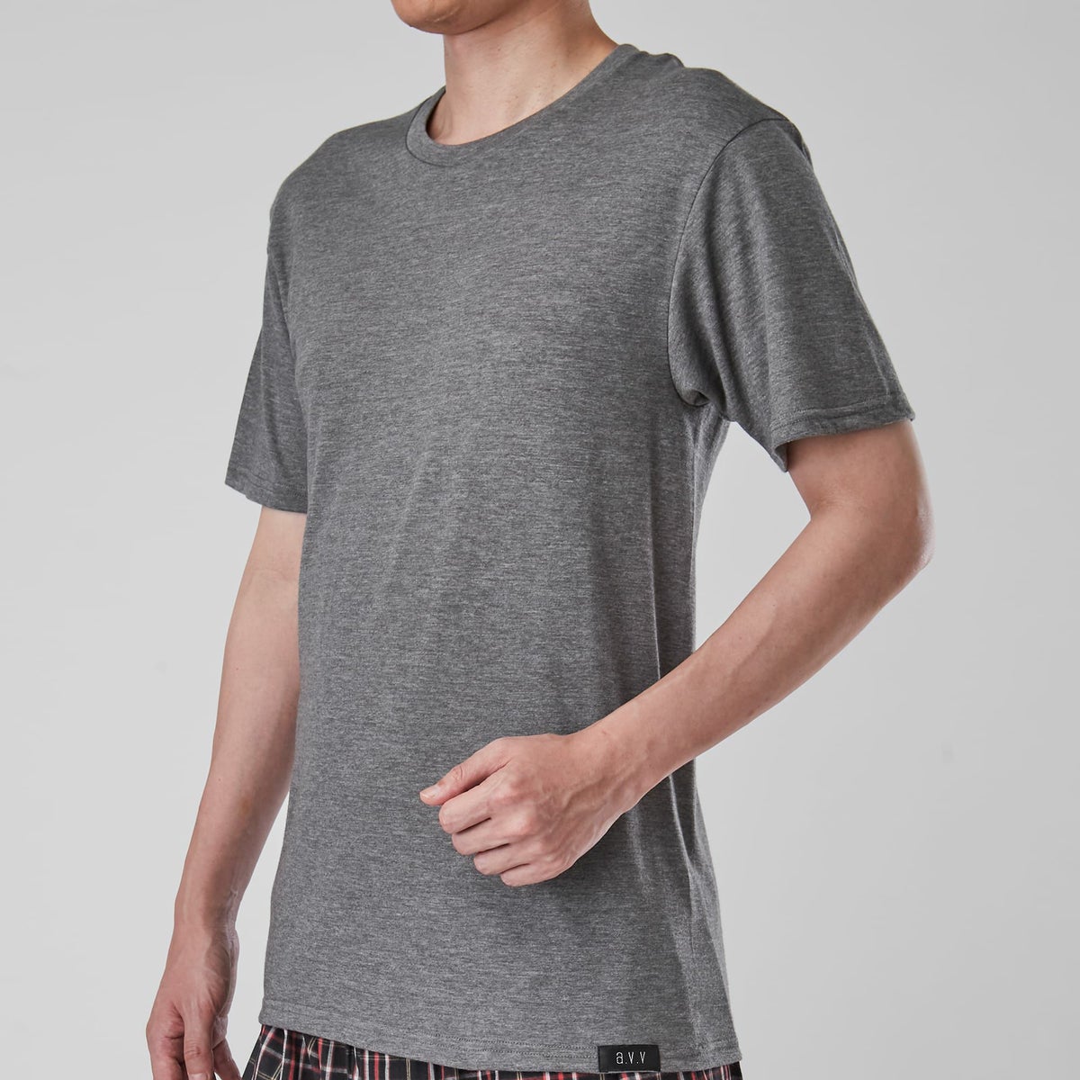 a.v.v 半袖丸首Ｔシャツ