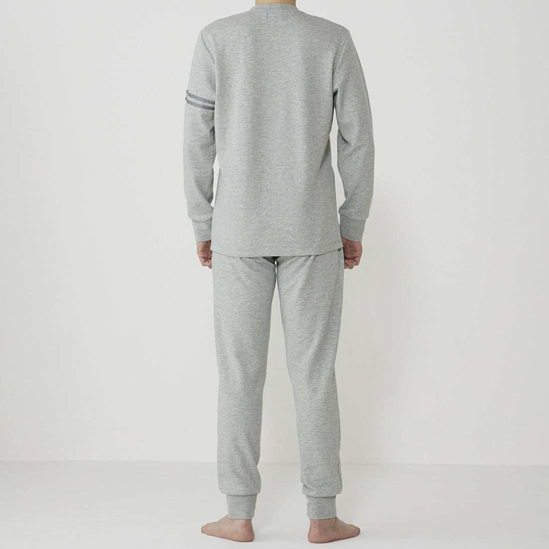 エポカ ウォモ 前閉ロングリブテーパードパンツ