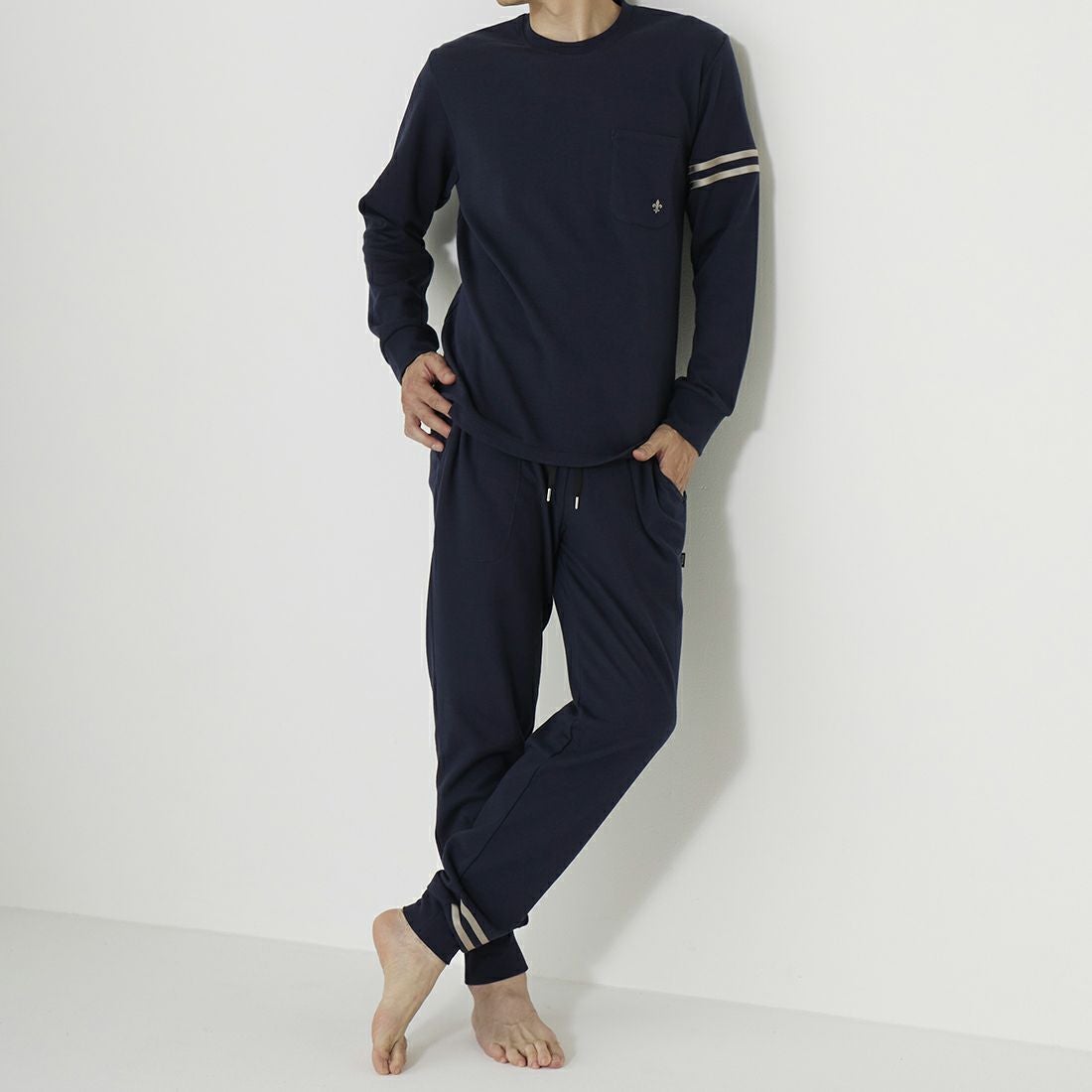 エポカ ウォモ 前閉ロングリブテーパードパンツ