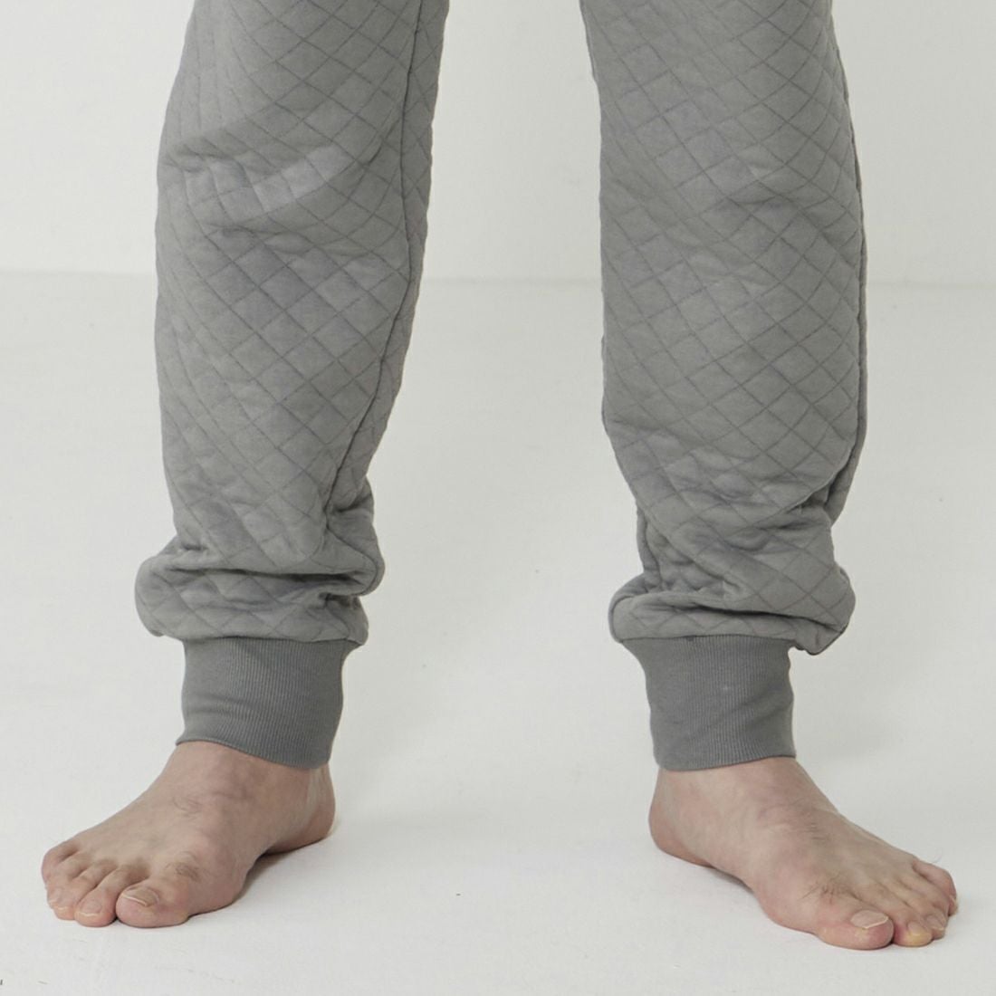 エポカ ウォモ 前閉ロングリブテーパードパンツ