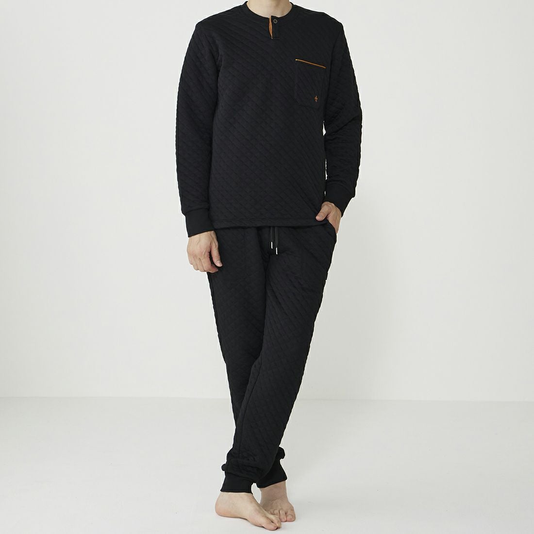 エポカ ウォモ 前閉ロングリブテーパードパンツ