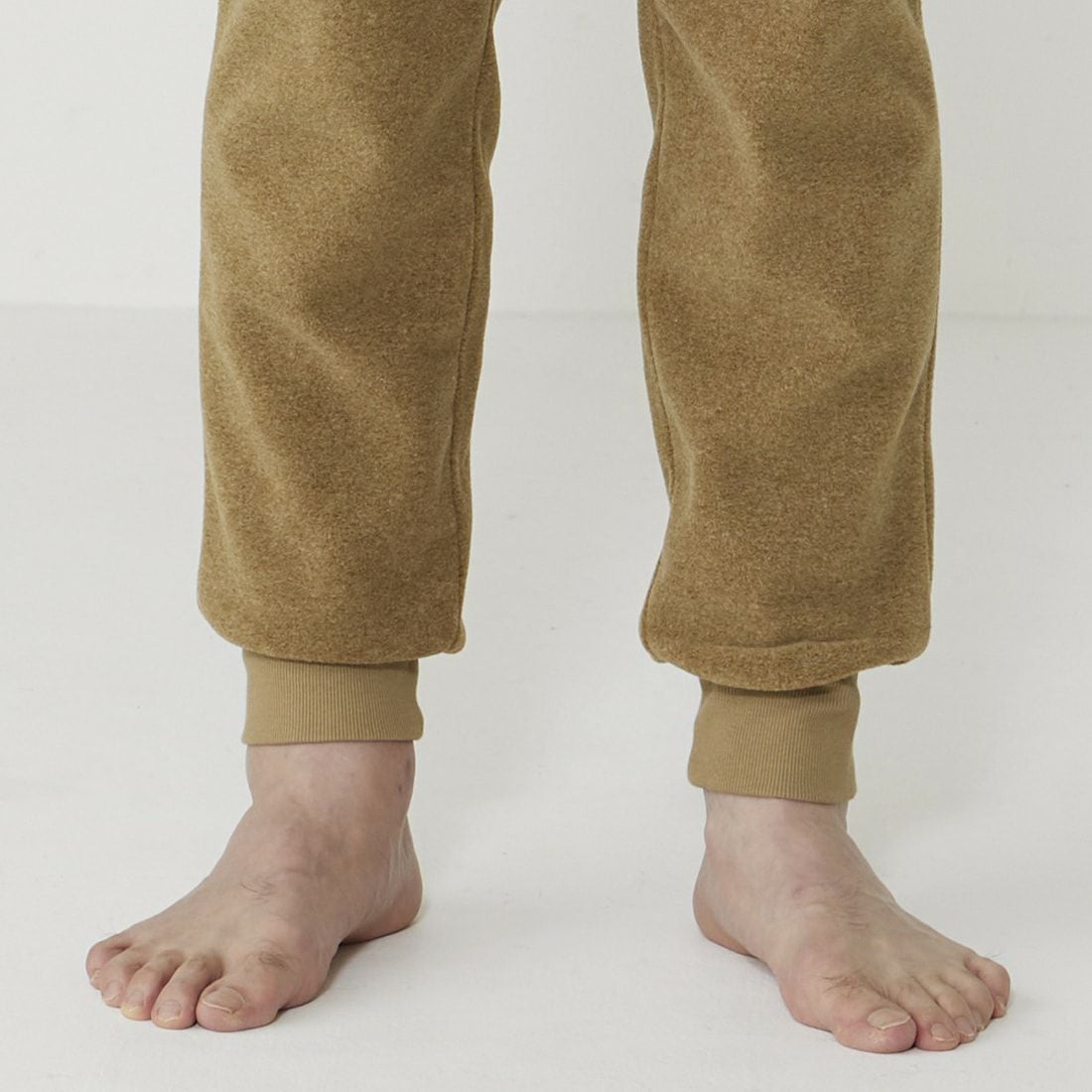 エポカ ウォモ 前閉ロングリブテーパードパンツ