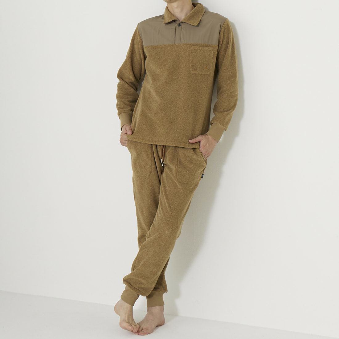 エポカ ウォモ 前閉ロングリブテーパードパンツ